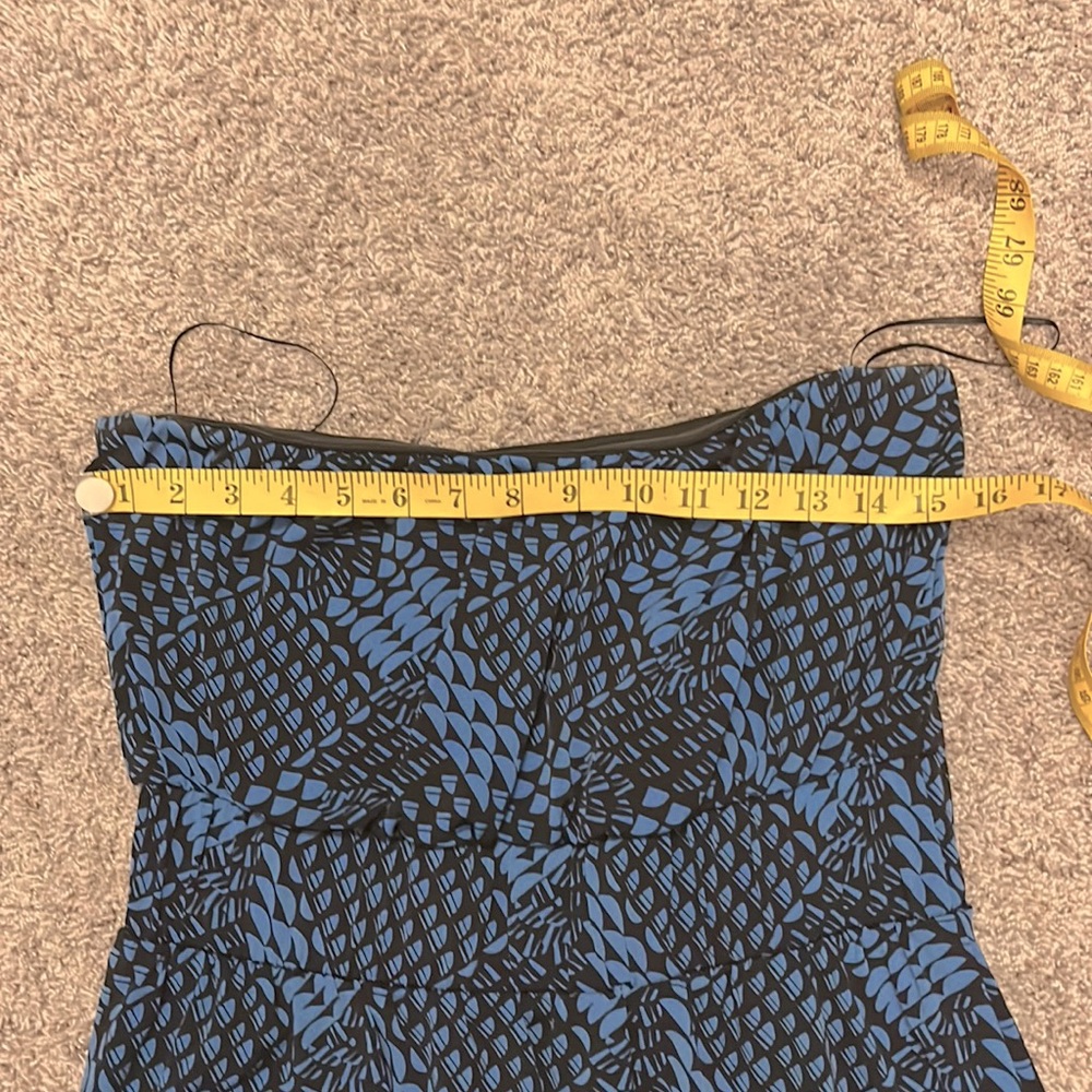 Banana Republic strapless dress, blue, black, cinched waste, small. - Picture 6 of 9